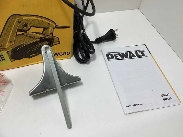 Dewalt dw680 schaafmachine - 600w - 230v - afbeelding 3 van  3