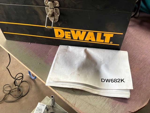 Dewalt dw682k lamellofreesmachine - afbeelding 3 van  3