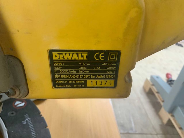 Dewalt dw701 afkortcirkelzaagmachine - afbeelding 4 van  4