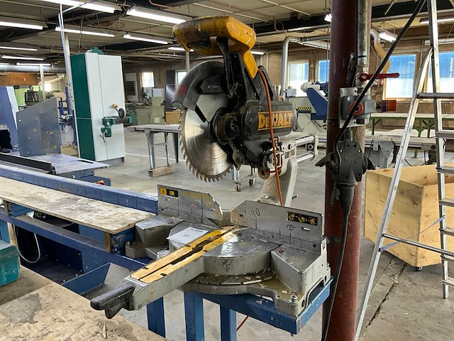 Dewalt dw708-qs afkortirkelzaagmachine - afbeelding 1 van  4