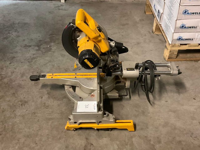 Dewalt dw712-qs radiaalafkortzaagmachine - afbeelding 5 van  5