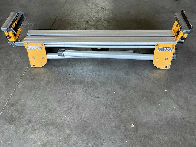 Dewalt dw717xp?-qs afkortzaag met onderstel - afbeelding 4 van  22
