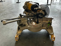 Dewalt dw717xp?-qs afkortzaag met onderstel - afbeelding 16 van  22