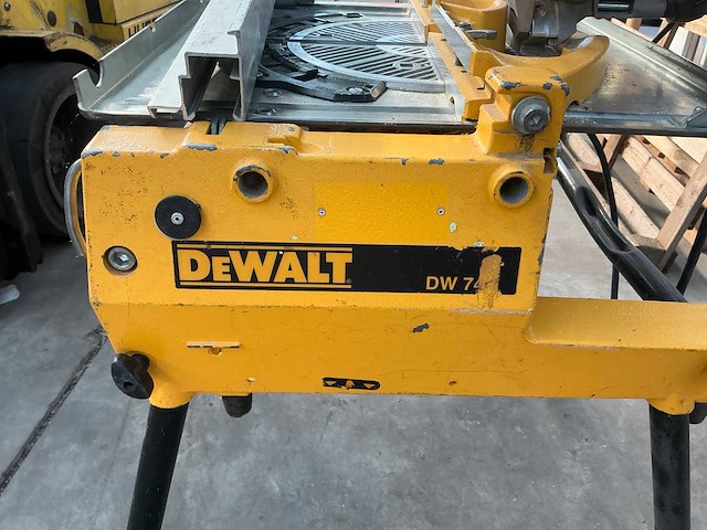 Dewalt dw743 afkortzaag met zaaggeleider - afbeelding 3 van  5