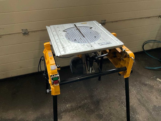 Dewalt dw743n afkort- tafelcirkelzaagmachine - afbeelding 4 van  4