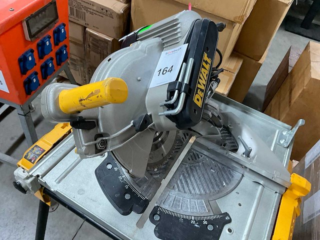 Dewalt dw743n combizaagmachine - afbeelding 3 van  8