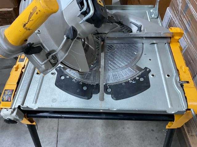 Dewalt dw743n combizaagmachine - afbeelding 8 van  8