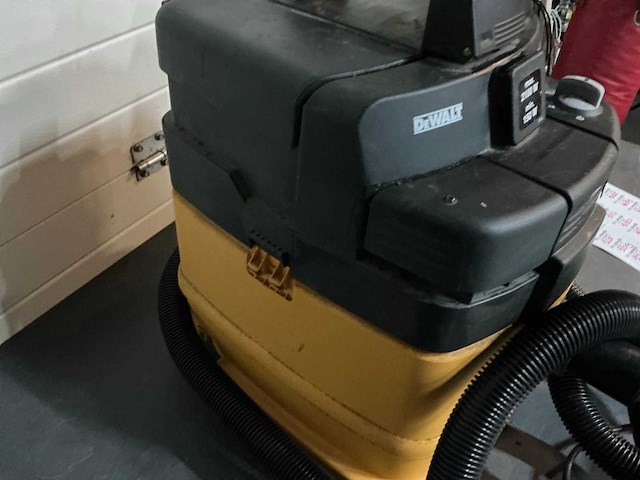 Dewalt dw793 industriële stofzuiger - afbeelding 3 van  4