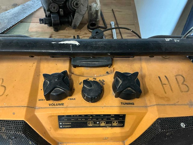 Dewalt dw911 werfradio - afbeelding 2 van  3