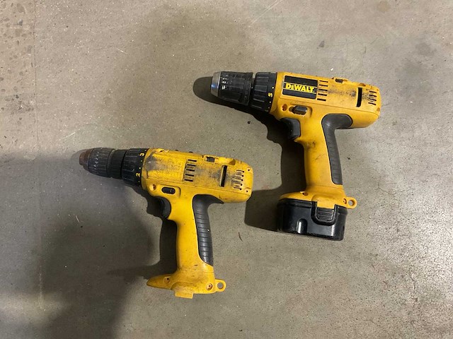 Dewalt dw912 boormachine (2x) - afbeelding 1 van  2