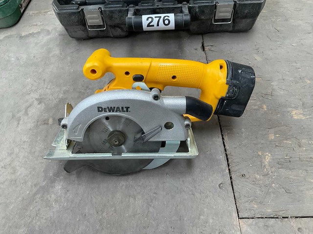 Dewalt dw935 handcirkelzaagmachine - afbeelding 1 van  3