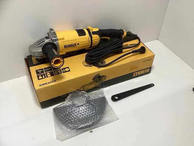 Dewalt dwe 4559 grote haakse slijper - 2400w - 230mm - afbeelding 6 van  9
