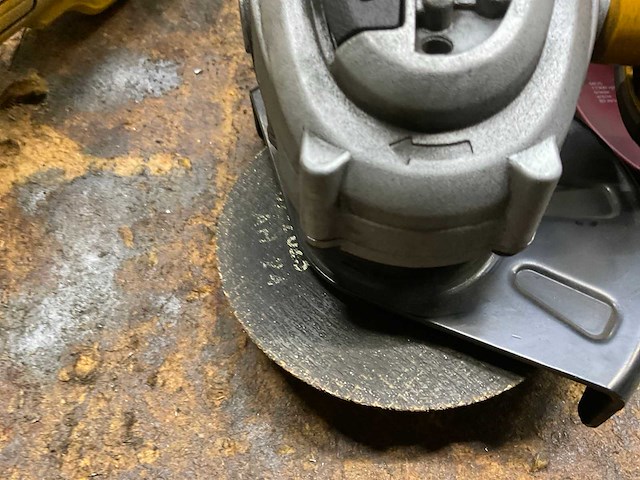 Dewalt dwe4206 haakse slijpmachine (3x) - afbeelding 4 van  6