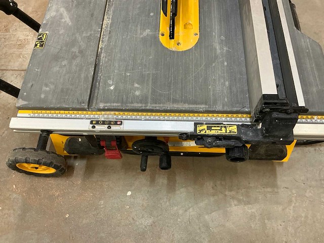 Dewalt dwe7492-qs zaagtafel - afbeelding 6 van  8