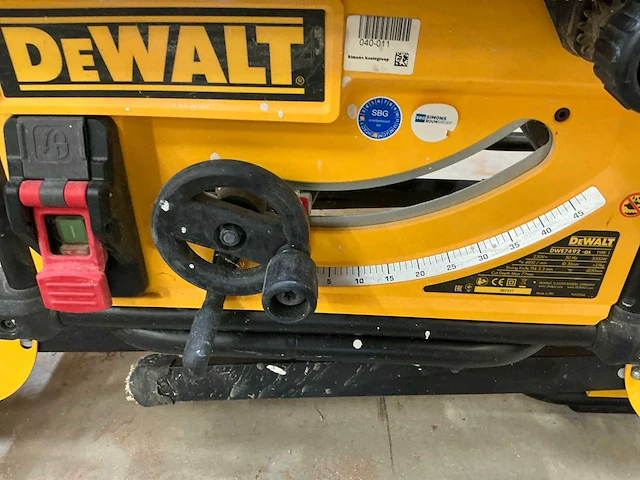 Dewalt dwe7492-qs zaagtafel - afbeelding 7 van  8