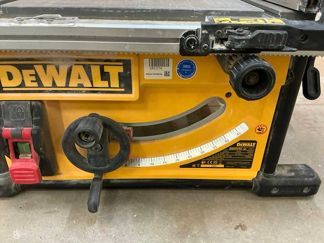 Dewalt dwe7492-qs zaagtafel - afbeelding 4 van  6