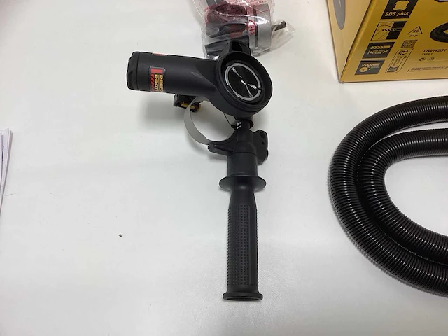 Dewalt dwh201d sds-plus stofafzuigsysteem voor boor- en breekhamers - 16mm - afbeelding 4 van  9