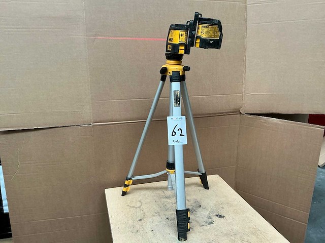 Dewalt dwq88cg bouwlaser - afbeelding 1 van  7