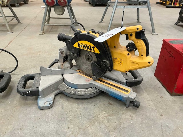 Dewalt dws774- qs afkortcirkelzaagmachine - afbeelding 2 van  6