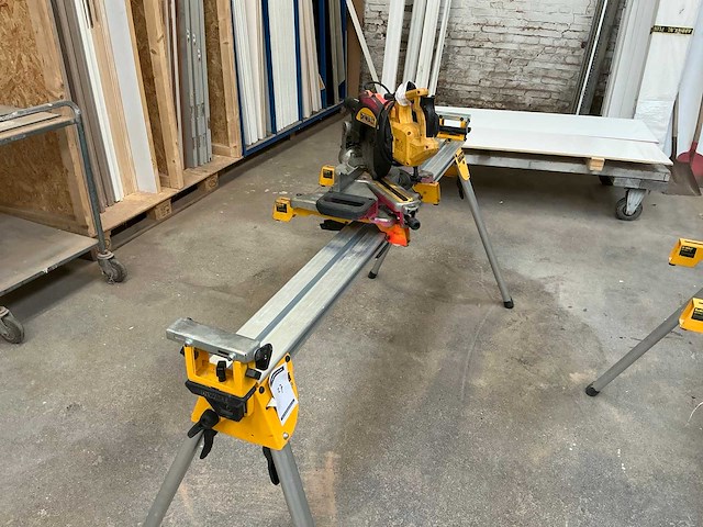 Dewalt dws774-qs afkortzaag op onderstel - afbeelding 2 van  6