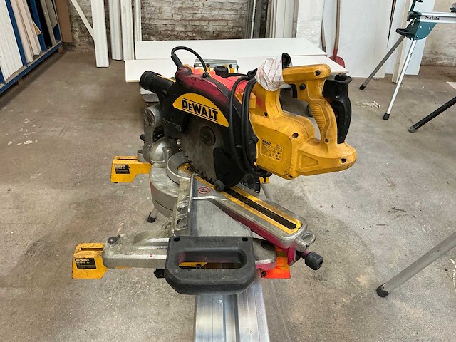 Dewalt dws774-qs afkortzaag op onderstel - afbeelding 3 van  6
