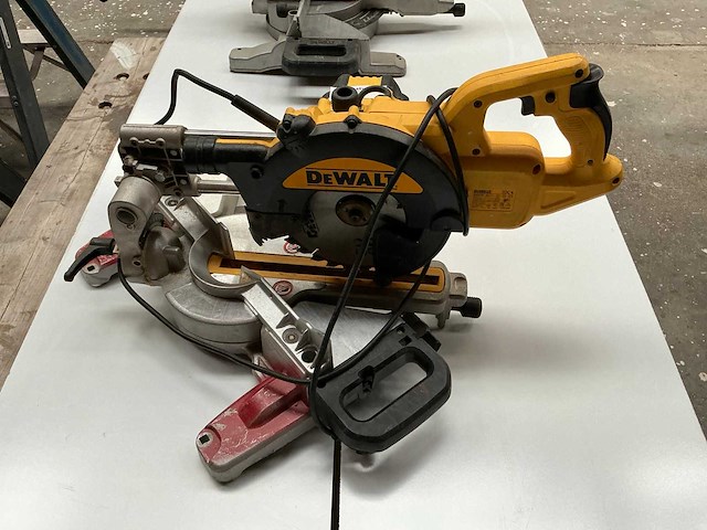 Dewalt dws774-qs afkortzaag - afbeelding 2 van  4