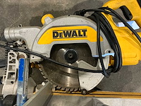Dewalt dws777-qs afkortcirkelzaagmachine - afbeelding 2 van  2