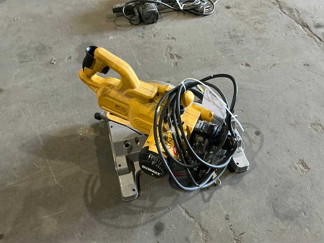 Dewalt dws777-qs afkortcirkelzaagmachine - afbeelding 4 van  6