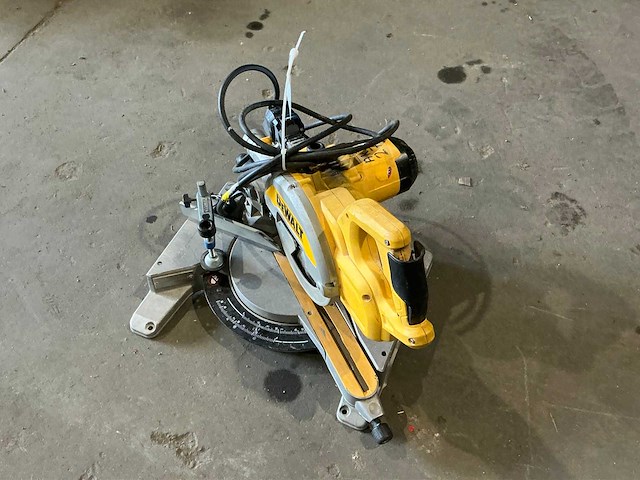 Dewalt dws777-qs afkortcirkelzaagmachine - afbeelding 5 van  6