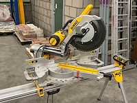 Dewalt dws780 afkort/verstekzaag op statief - afbeelding 2 van  6