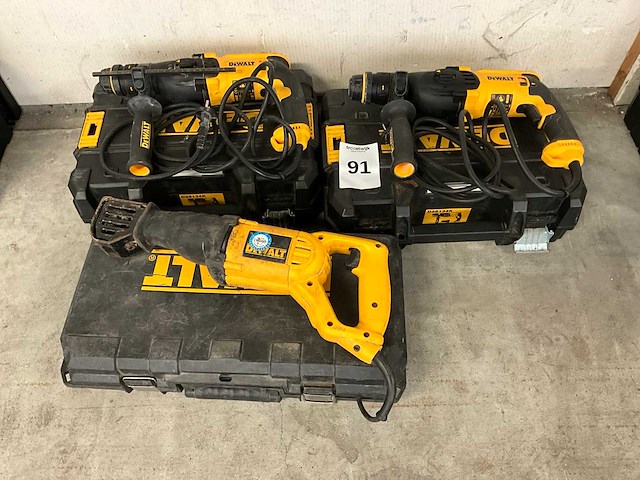Dewalt elektrisch gereedschap (3x) - afbeelding 1 van  5