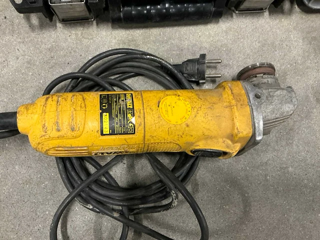 Dewalt elektrisch gereedschap (4x) - afbeelding 3 van  6