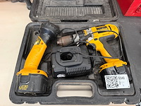 Dewalt elektrisch gereedschap met acculader en bouwradio - afbeelding 2 van  5