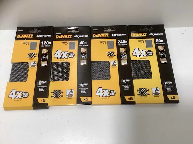 Dewalt extreme gaas schuurpapier set (93 x 190mm) - 4 pakken (40g t/m 240g) - afbeelding 1 van  5