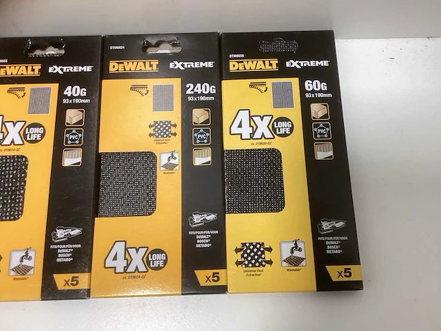 Dewalt extreme gaas schuurpapier set (93 x 190mm) - 4 pakken (40g t/m 240g) - afbeelding 3 van  5