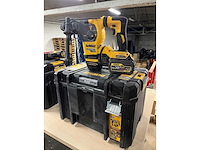 Dewalt gereedschap in koffer (3x) - afbeelding 1 van  5