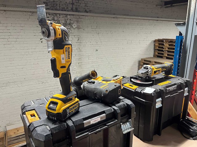 Dewalt gereedschap in koffer (3x) - afbeelding 1 van  8