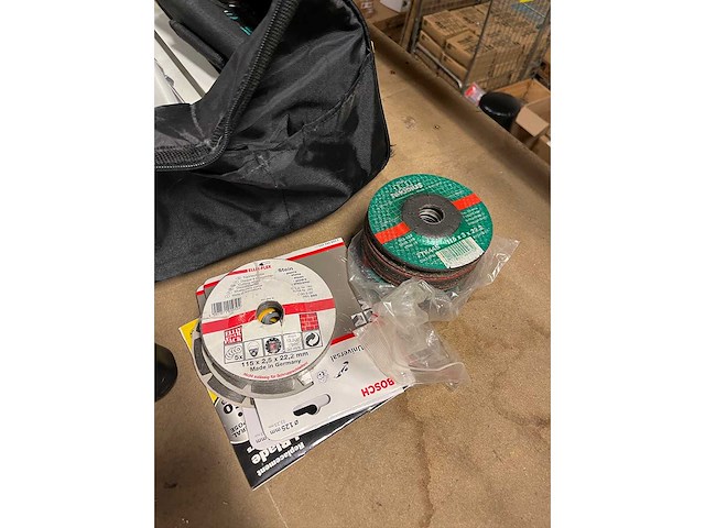 Dewalt gereedschapset met o.a. afkortzaag dhs780, accu’s 54v 9.0ah en snellader - afbeelding 4 van  15