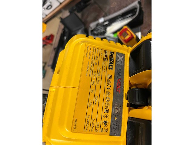 Dewalt gereedschapset met o.a. afkortzaag dhs780, accu’s 54v 9.0ah en snellader - afbeelding 5 van  15