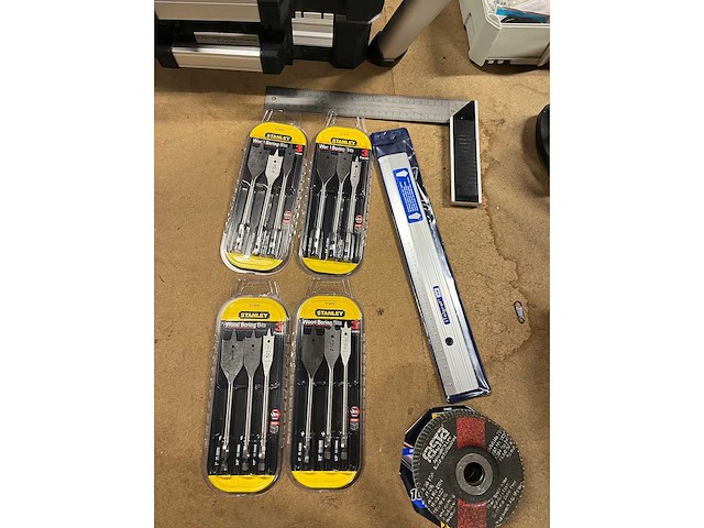 Dewalt gereedschapset met o.a. afkortzaag dhs780, accu’s 54v 9.0ah en snellader - afbeelding 14 van  15