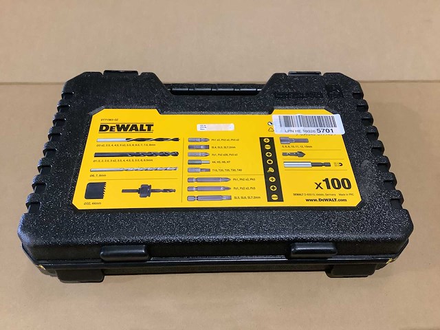 Dewalt gevulde gereedschapskoffer - afbeelding 1 van  1