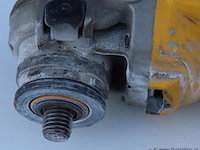 Dewalt haakse slijper d28113 - afbeelding 3 van  5