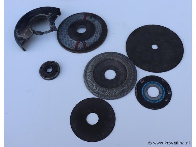 Dewalt haakse slijper d28113 - afbeelding 5 van  5