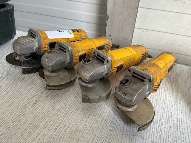 Dewalt haakse slijpmachine (4x) - afbeelding 1 van  6