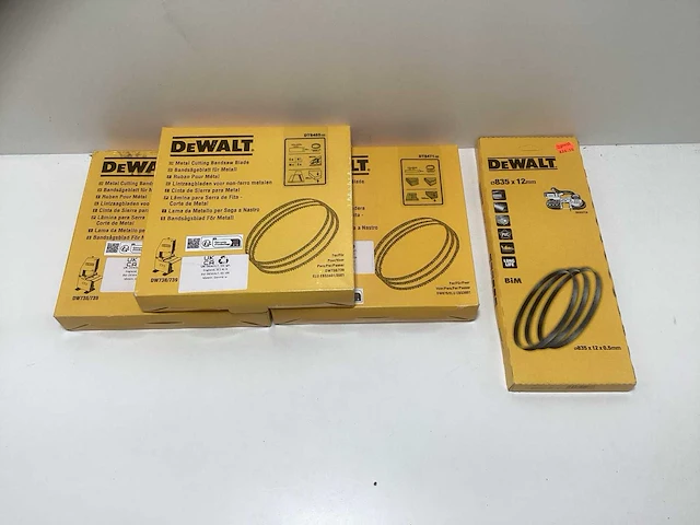 Dewalt lintzaagbladen / bandzaagbladen set - 4-delig (3x band & 1x lint) (3x) - afbeelding 1 van  11