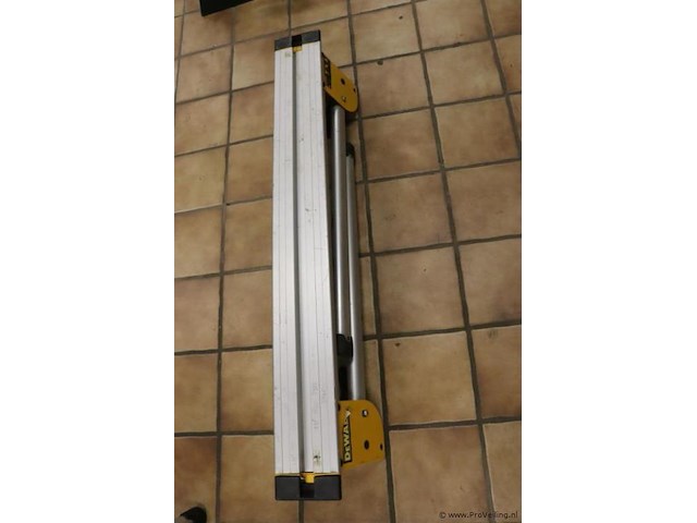 Dewalt onderstel voor afkortzaag de7033-xj, type 4 - 103x75x82cm - afbeelding 1 van  5