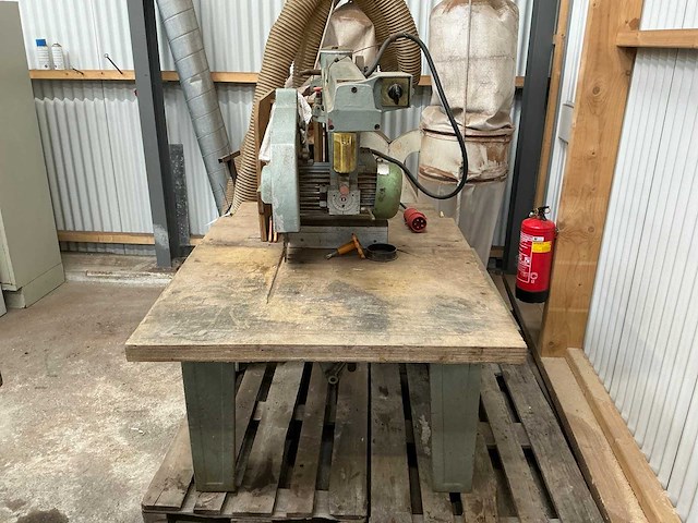 Dewalt radiaalafkortzaagmachine - afbeelding 3 van  10