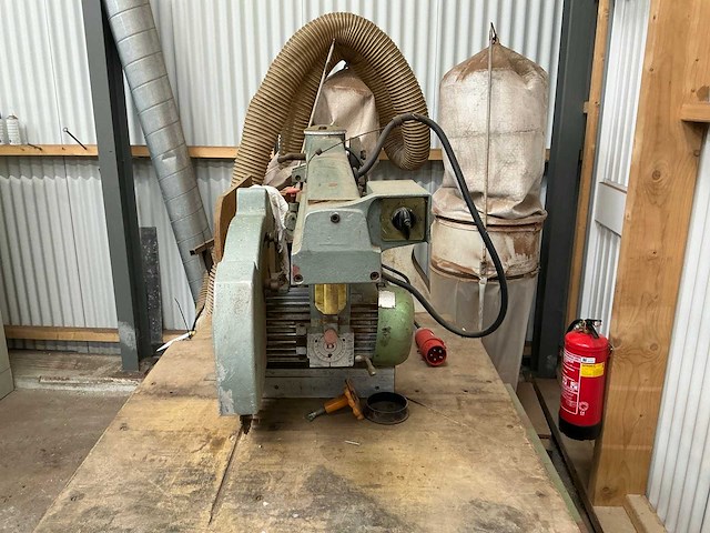 Dewalt radiaalafkortzaagmachine - afbeelding 4 van  10