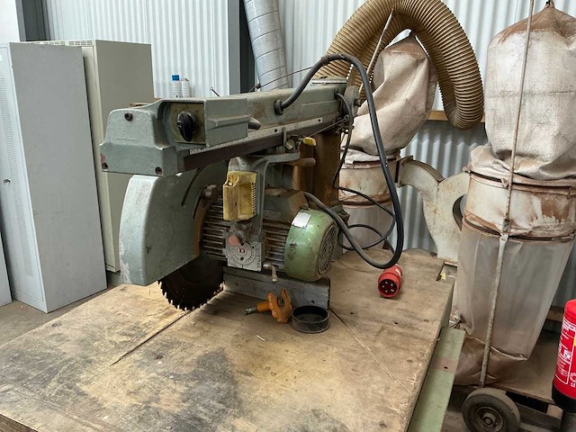 Dewalt radiaalafkortzaagmachine - afbeelding 5 van  10