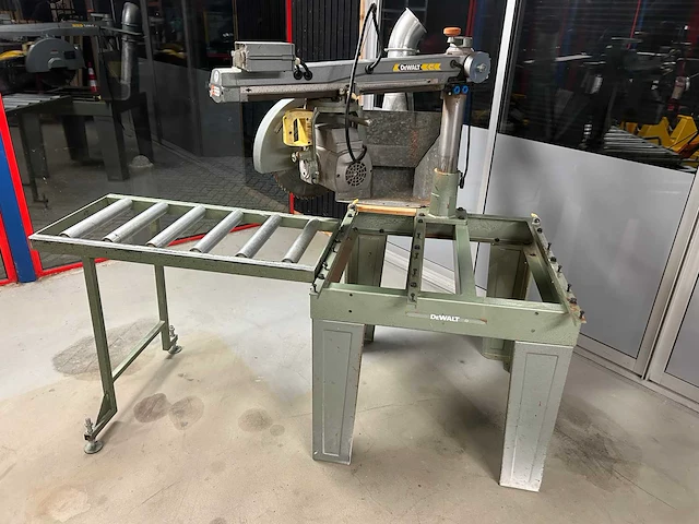 Dewalt radiaalafkortzaagmachine - afbeelding 5 van  13